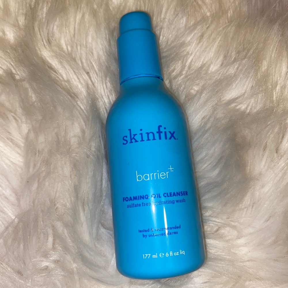 Foaming oil cleanser